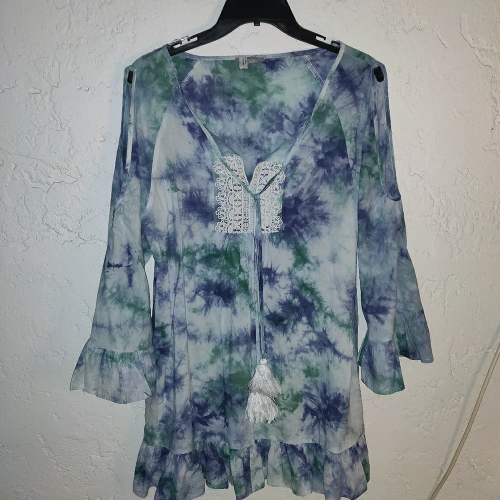 3/ $10   JODFL blouse.